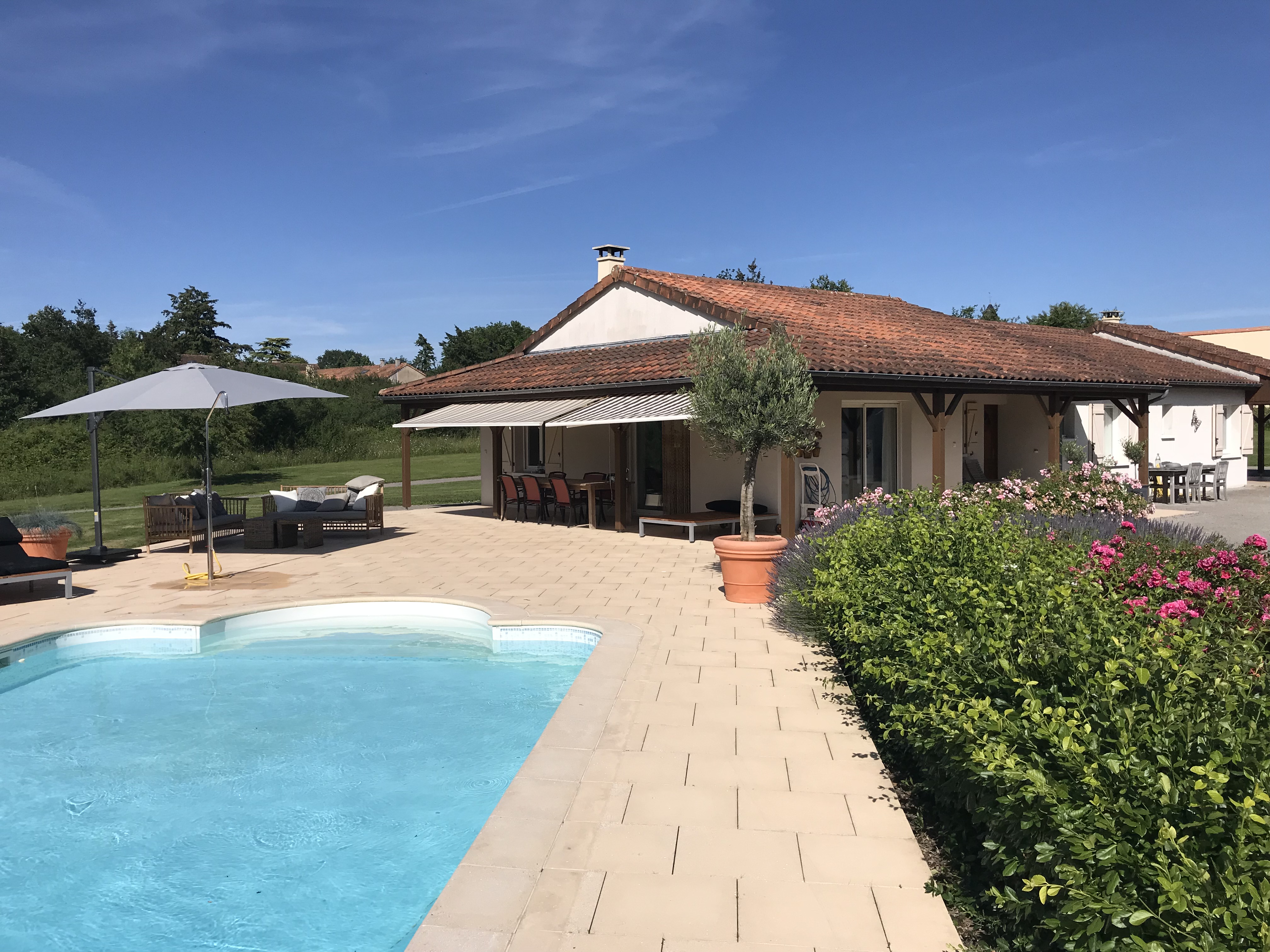 Bourg Est Villa 8p Superieur Zwembad Francecomfort Vakantieparken