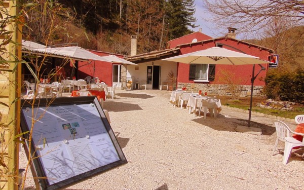 Villa's du Verdon 5 restaurant gorges terras repas eten vakantiehuis luxe villa wifi Frankrijk Prove