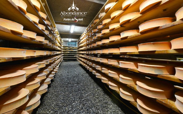 Fromage 7 Abondance kaas ferme boerderij vakantie Portes du Soleil Savoie FranceComfort.jpg