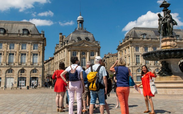 Bordeaux 4 Frankrijk vakantiehuis luxe villa chateau de salles place victoire zwembad.jpg