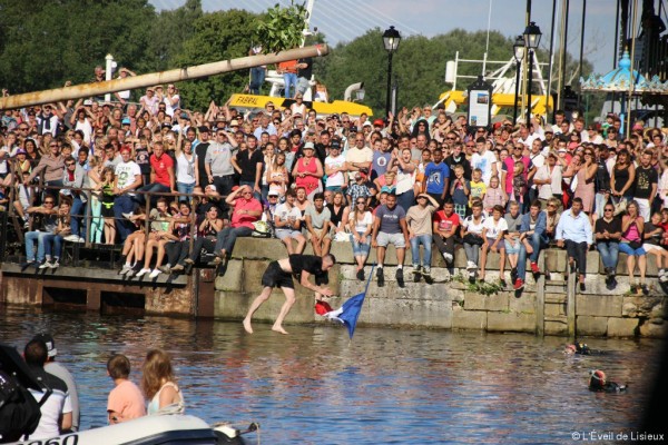 14 juillet 13 Frankrijk feest vakantie park genieten bastide zwembad animatie.jpg