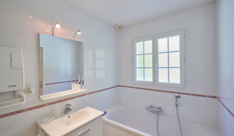 Vigeliere 7.12 Frankrijk les Forges golf vakantiehuis luxe villa zwembad prive poitou charentes.jpg