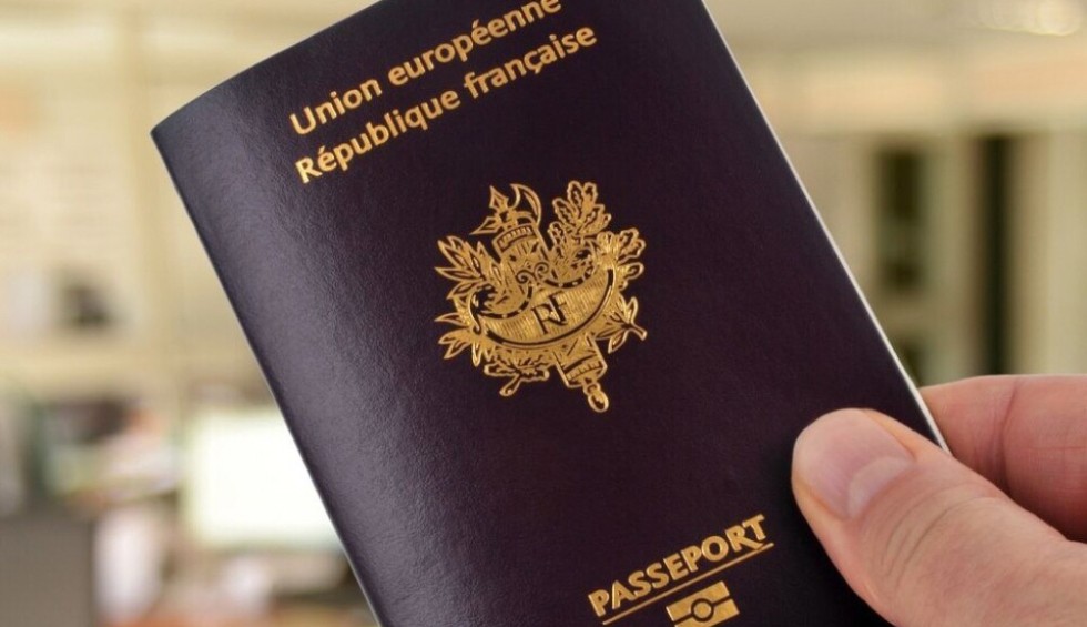 Paklijst 2 paspoort passport vakantie Frankrijk gezin partner kinderen luxe villa privezwembad.jpg