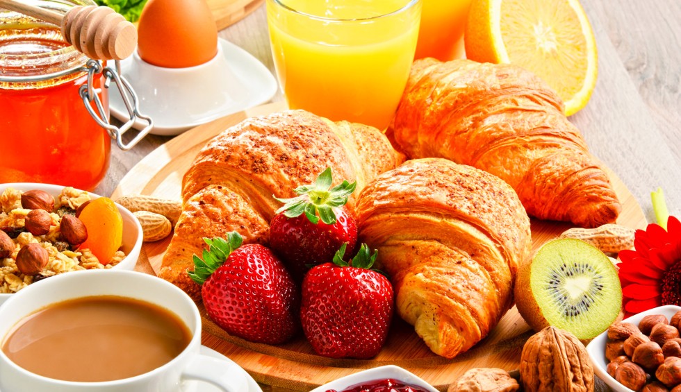 B2a1 Frankrijk ontbijt vakantie restaurant luxe villa genieten koffie jus d orange.jpg