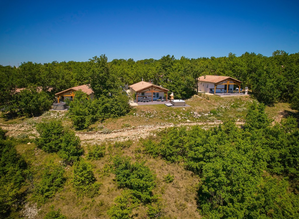 Vakantiepark 25 Village des Cigales Mauroux Frankrijk Dordogne Lot luxe vakantiehuis zwembad restaur