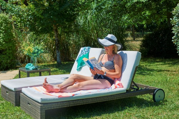 Fronsac 6 zwembad piscine Frankrijk luxe villa vakantiepark Aquitaine Gironde  animatie kinderen res