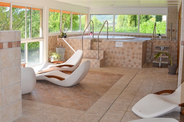 Espinet W10a Quillan vakantiepark sauna massage ontspanning Frankrijk vakantiehuis balneo.jpg