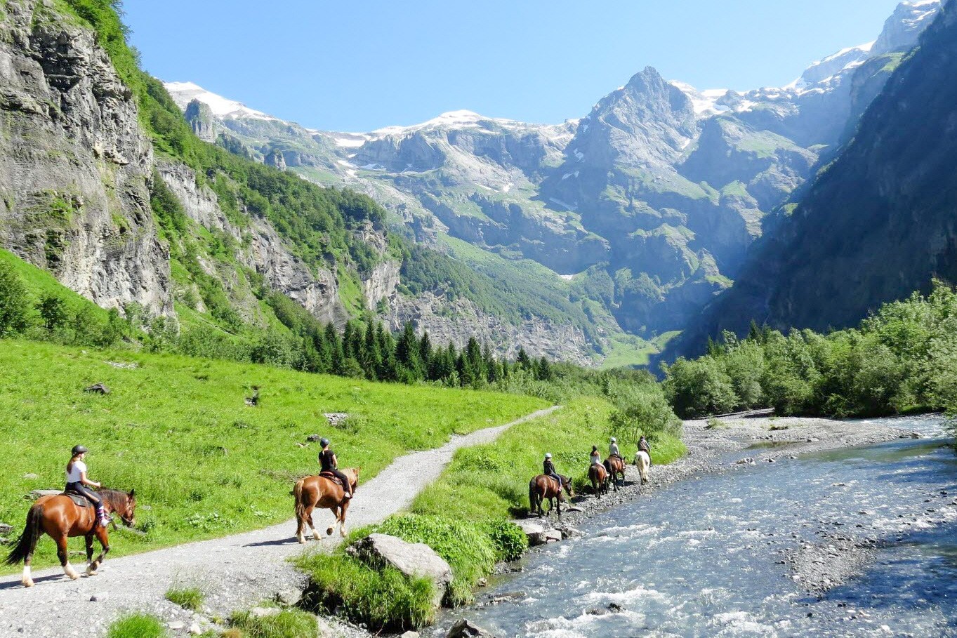 Prachtig keteldal CirqueduFeraCheval Vakantieparken Prachtig keteldal CirqueduFeraCheval Vakantieparken