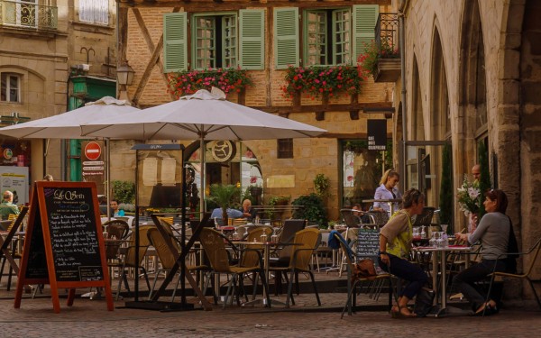 Figeac 2 restaurant dordogne rocamadour vakantiepark bungalow frankrijk gezin zwembad.jpg