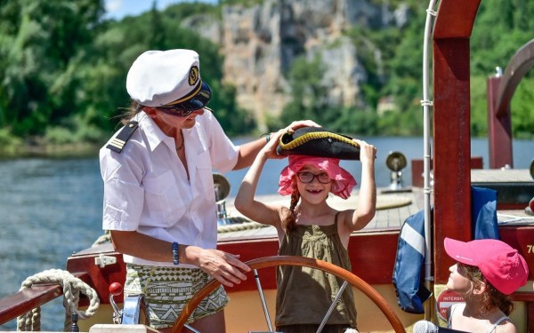 Gabarre 4 Dordogne Beynac roque gegeac Sarlat vakantie Frankrijk toerisme varen boottocht rondvaart.