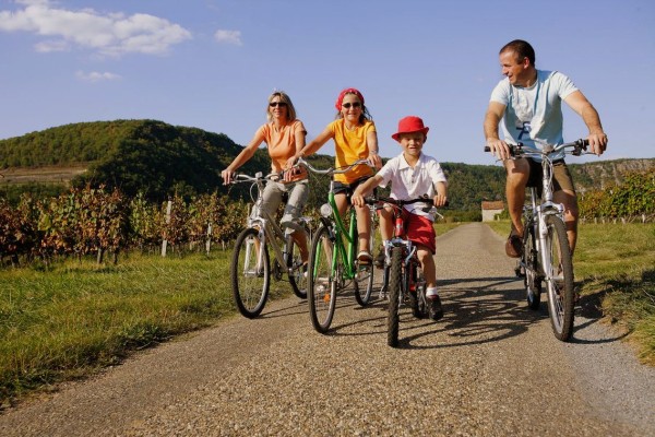 Fietsen Lot 5 Frankrijk Dordogne gezin Languedoc canal midi vakantiehuis zwembad internet langs wijn