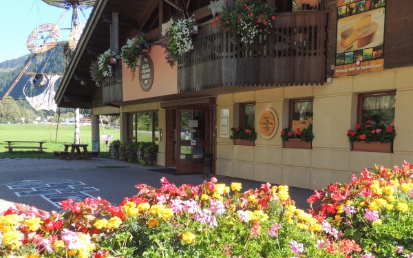 Fromage 4 Abondance kaas ferme boerderij vakantie Portes du Soleil Savoie FranceComfort.jpg