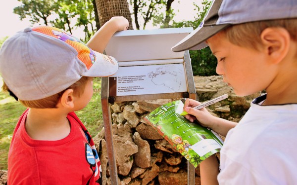 Apen Rocamadour 5 Frankrijk Dordogne gezin senioren luxe villa vakantieland wifi wandelen hond.jpg