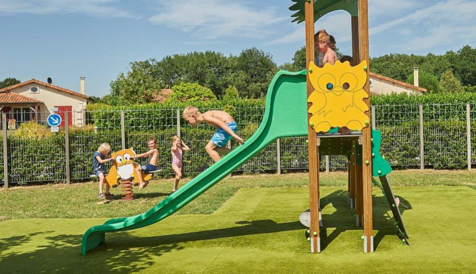 DLF park 6 Domaine les Forges vakantiehuis Frankrijk speeltuin kids club.jpg