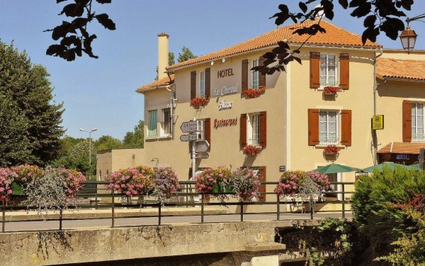 Restaurant DLF 6 Frankrijk poitou charente les forges le bois senis vakantiepark luxe villa zwembad.