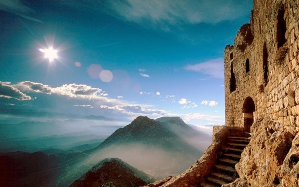 Katharen 2 chateau pays cathare puilaurens montsegur vakantiehuis pureneeen Frankrijk aude villa.jpg