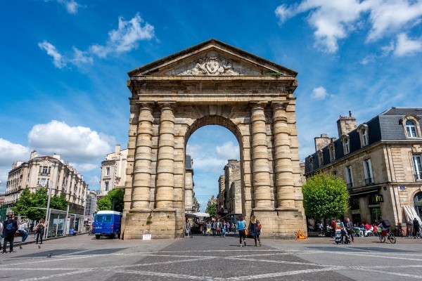 Bordeaux 3 Frankrijk vakantiehuis luxe villa chateau de salles place victoire zwembad.jpg