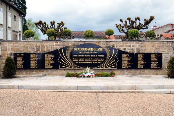 Oradour sur glane 11 Frankrijk memorial herdenken oorlog vakantie villa.jpg