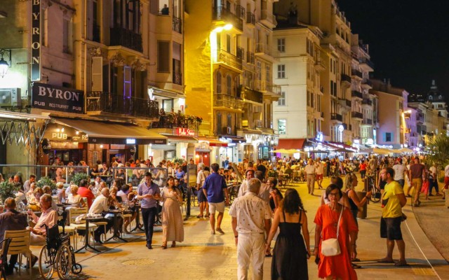 Cannes 9 vakantie Frankrijk Middellandse zee Provence Cote d Azur luxe villa gezin terras uitgaan.jp