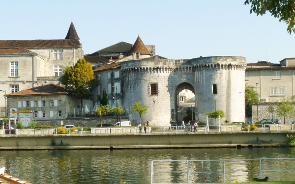 Cognac 15 Frankrijk vakantie comfort Charente likeur wijn luxe villa tour saint jacques.jpg