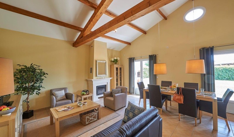 DLF huis 406 Frankrijk Domaine les Forges le bois senis vakantiehuis luxe villapark bungalows franse