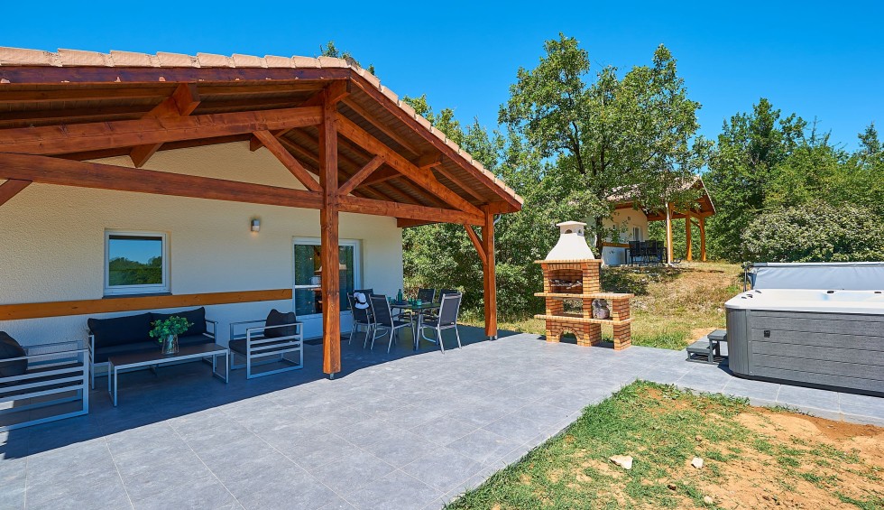 Cigale deluxe 4 vakantiehuis Frankrijk park Dordogne Lot zwembad animatie kinderen restaurant.jpg