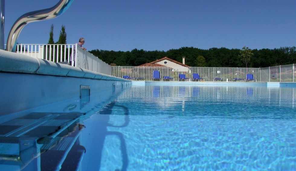 DLF park 6c Domaine les Forges faciliteiten zwembad op vakantiepark Frankrijk villa gite wifi.jpg