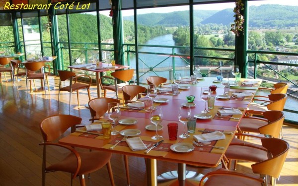 Mauroux 2 restaurant Frankrijk vakantiepark Village des cigales kinderen franse sfeer.jpg