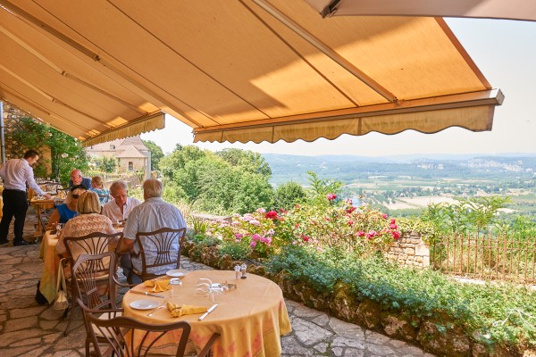 Domme 14 bastide Dordogne Frankrijk train vakantie uitzicht toerisme.jpg