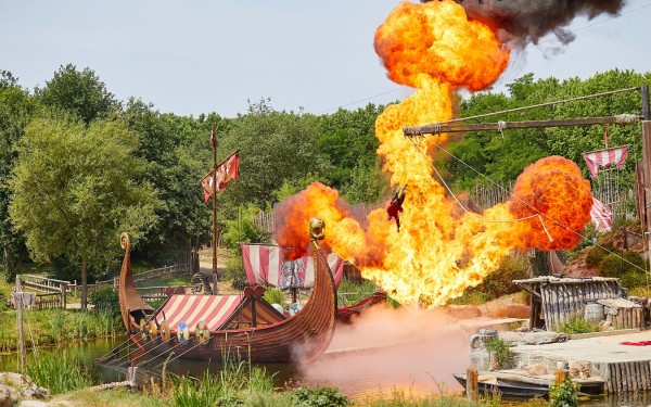 P 14 Puy du Fou Les Vikings Vendee Frankrijk vakantie villa.jpg