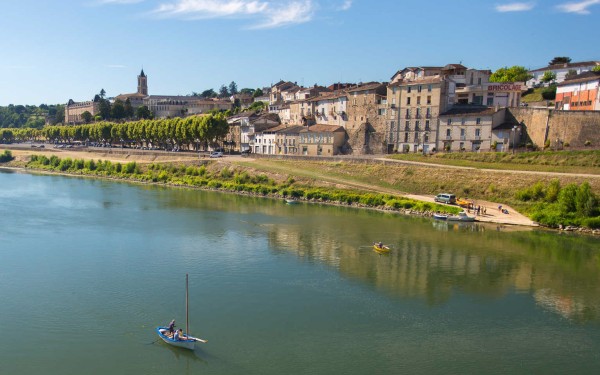 Bastides 2 Gironde Frankrijk vakantieland kust zwembad resort luxe villa toerisme kastelen.jpg