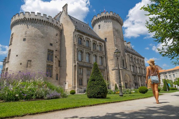 Angouleme 6 Hotel de Ville vakantie Frankrijk in Poitou-Charentes.jpg