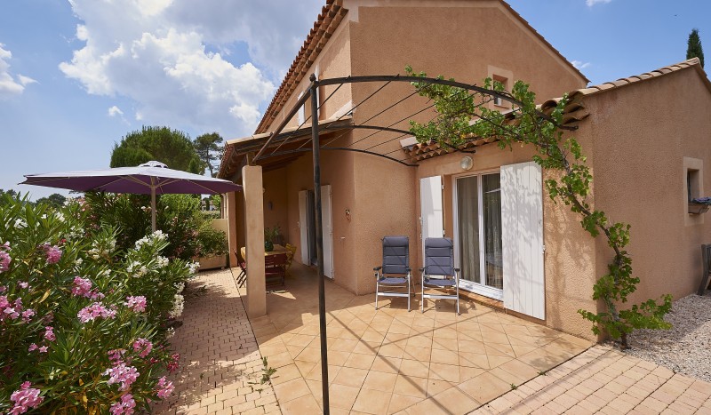 Jardin du Golf 6pg 1 Provence luxe villa resort golf zee zwembad Frankrijk.jpg