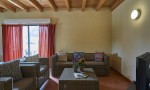 Le Lac Blue vakantiehuis 5 Frankrijk Dordogne sfeervolle living sejour zwembad speeltuin.jpg