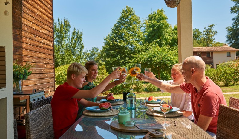Fronsac 3 Frankrijk luxe villa vakantiepark zwembad Aquitaine zee strand Gironde  animatie kinderen