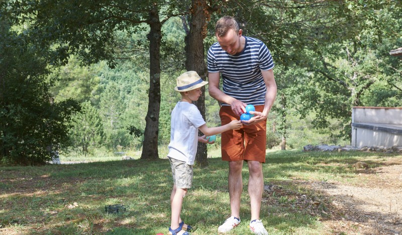 Espinet gezin 2 Quillan kindvriendelijk vakantiepark animatie kidsclub Frankrijk Languedoc.jpg