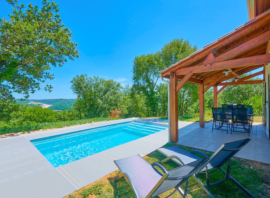 Lanzac 18 1a vakantiepark Frankrijk luxe villa zwembad Dordogne.jpg