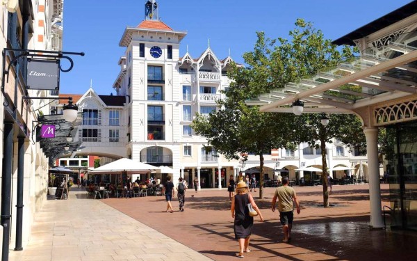 Arcachon 1a Frankrijk bassin Aquitaine kust strand vakantie luxe villa chateau de salles.jpg