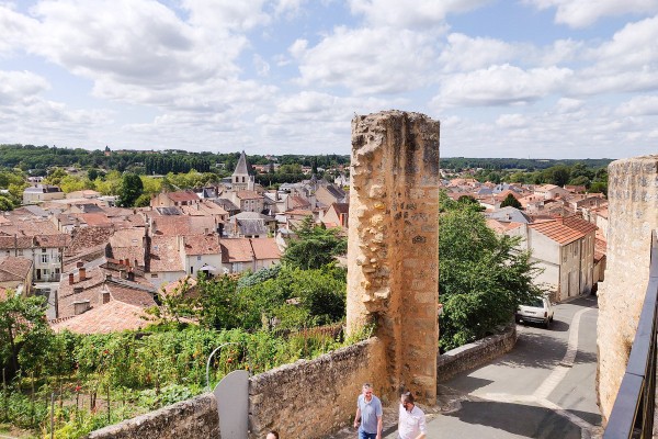 Chauvigny 31 Vienne Frankrijk vakantie Poitiers villa ville medievale.jpg