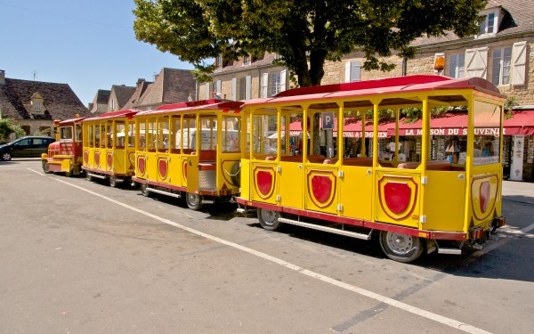Domme 6 bastide Dordogne Frankrijk train vakantie uitzicht toerisme.jpg