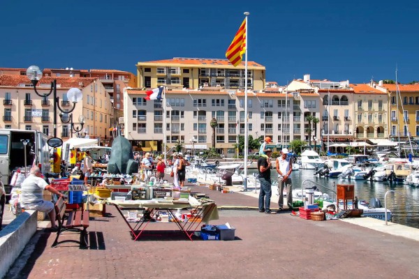 Languedoc markt 5 Port Vendres  tijdens vakantie in Frankrijk.jpg