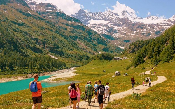 Pyreneeen B7 Pyrenees Oustal del Carlat recreatiemeer vakantiepark luxe wellness gite Frankrijk gezi