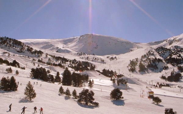 Pyreneeen B19 Pyrenees Oustal del Carlat recreatiemeer vakantiepark luxe wellness gite Frankrijk ski