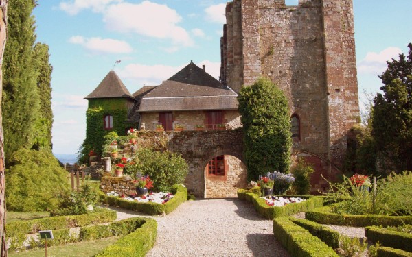 Turenne 6 Frankrijk Dordogne souillac sarlat rocamadour  cote languedoc wandelen strand.jpg