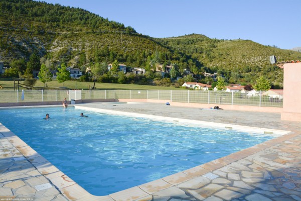 Villa's du Verdon zwembad 1 Frankrijk gorges Provence castellane bergen  vakantiepark.jpg