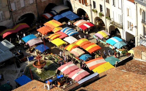 Markt 6 VDC Village des Cigales Frankrijk Lot animatie Cahors vakantiehuis park zwembad kinderen.jpg