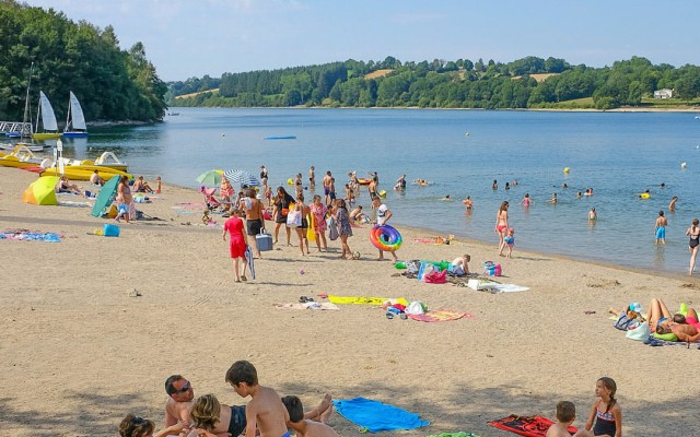Lac Cebron 4S1a vakantie les Forges Frankrijk deux sevres poitou charentes gezin kinderen waterattra