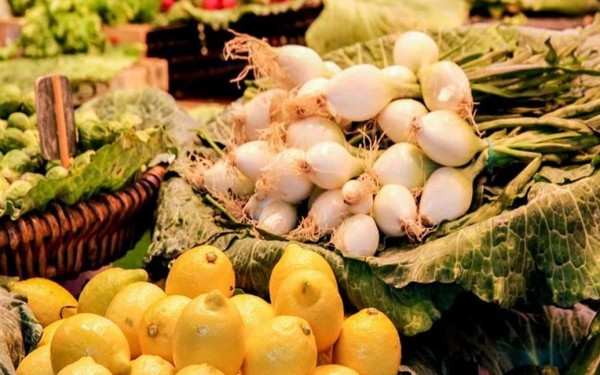 Markt 9 marche Frankrijk vakantiepark brocante fruit dordogne provence franse sfeer toerisme tourism