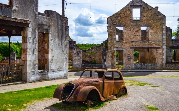 Oradour sur glane 16 Frankrijk memorial herdenken oorlog vakantie villa.jpg