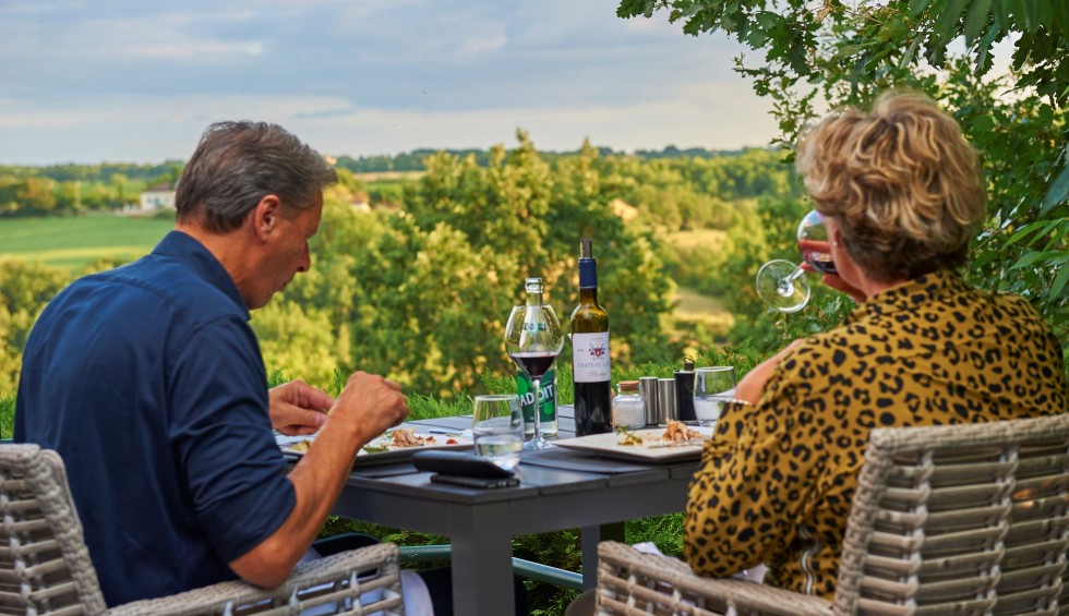 Vakantiepark 22 Village des Cigales Mauroux Frankrijk Dordogne Lot luxe vakantiehuis zwembad restaur
